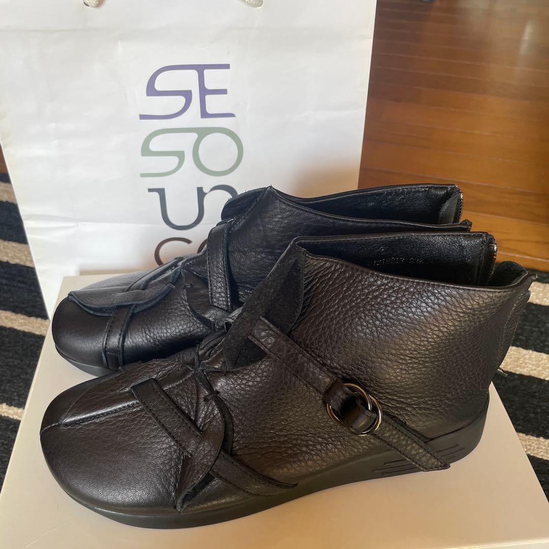 t.b センソユニコ　未使用　ブラックショートブーツ　23.5cm