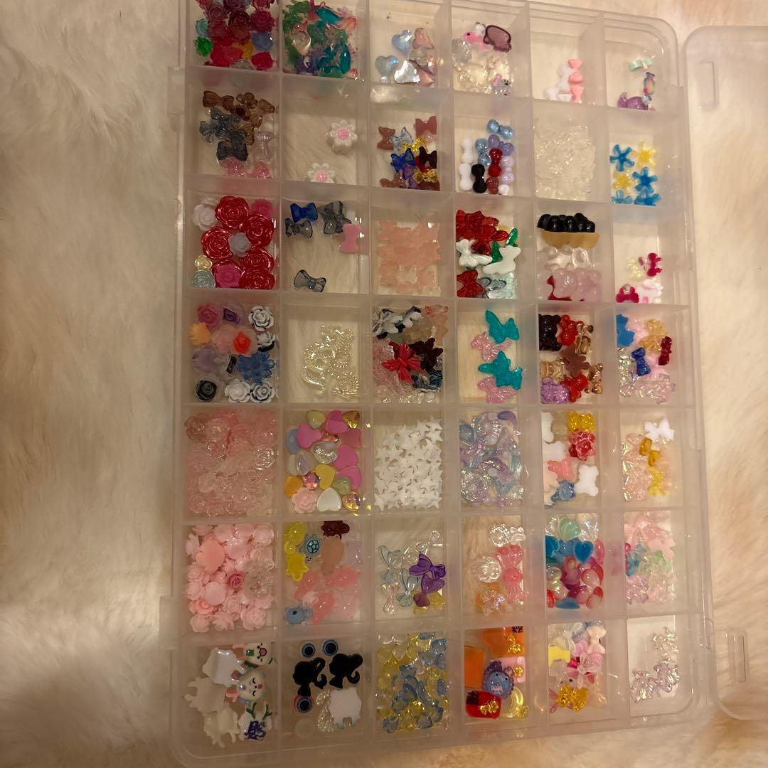 ネイルパーツ まとめ売り 写真のもの全て - メルカリ