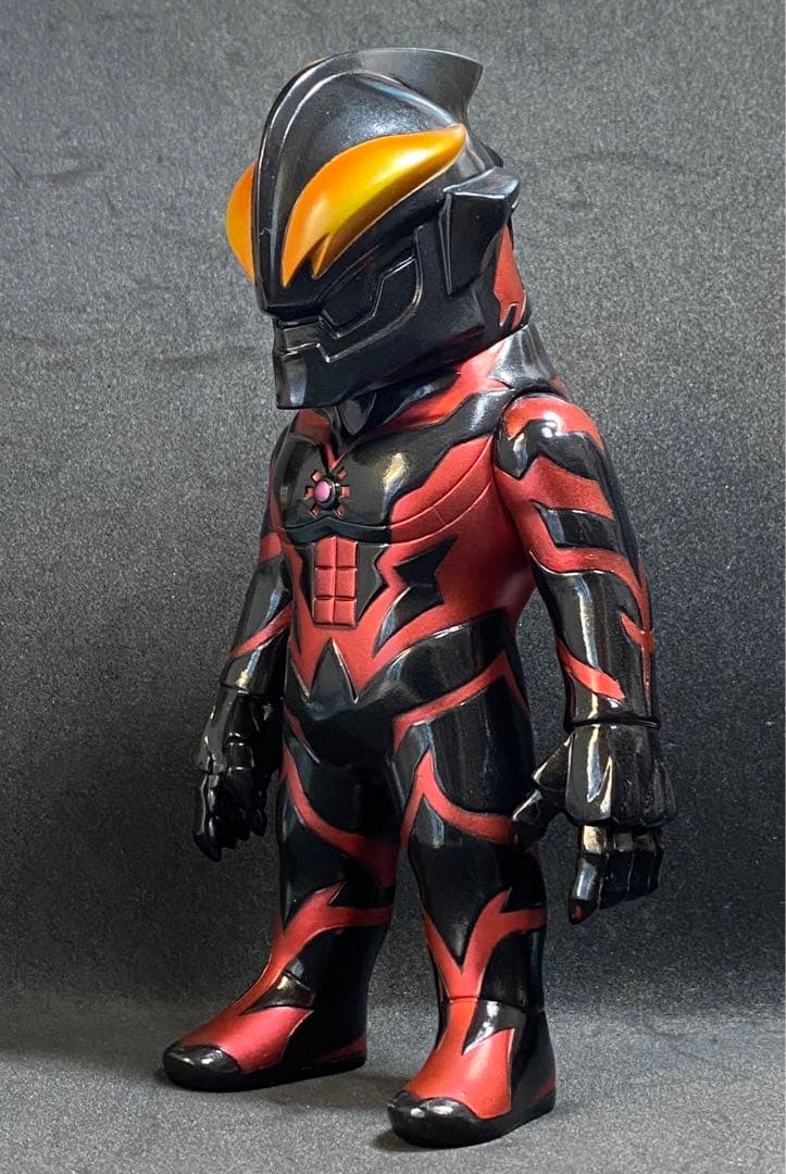 kaijin ウルトラマンベリアル メタリックレッド