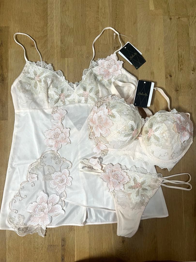 Salute86グループ　キャミソール、ブラショーツセット サルート（SALUTE） ワコール 93 セットアップ キャミソール Tバック