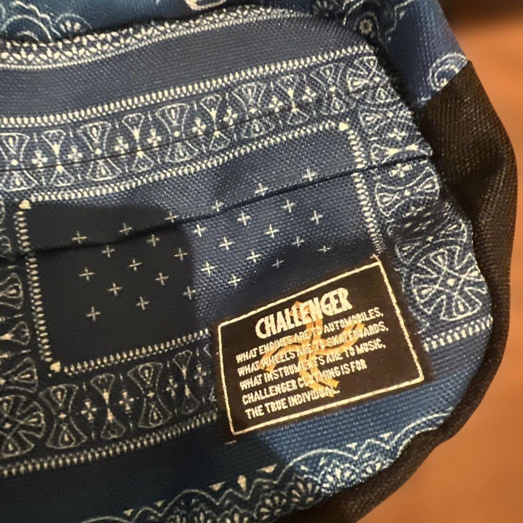 CHALLENGER バンダナ柄 ボディバッグ - メルカリ