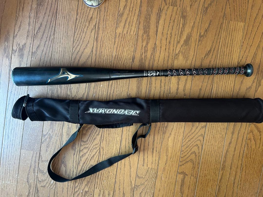 BEYOND MAX LEGACY 軟式バットとケース　レガシー　83センチ