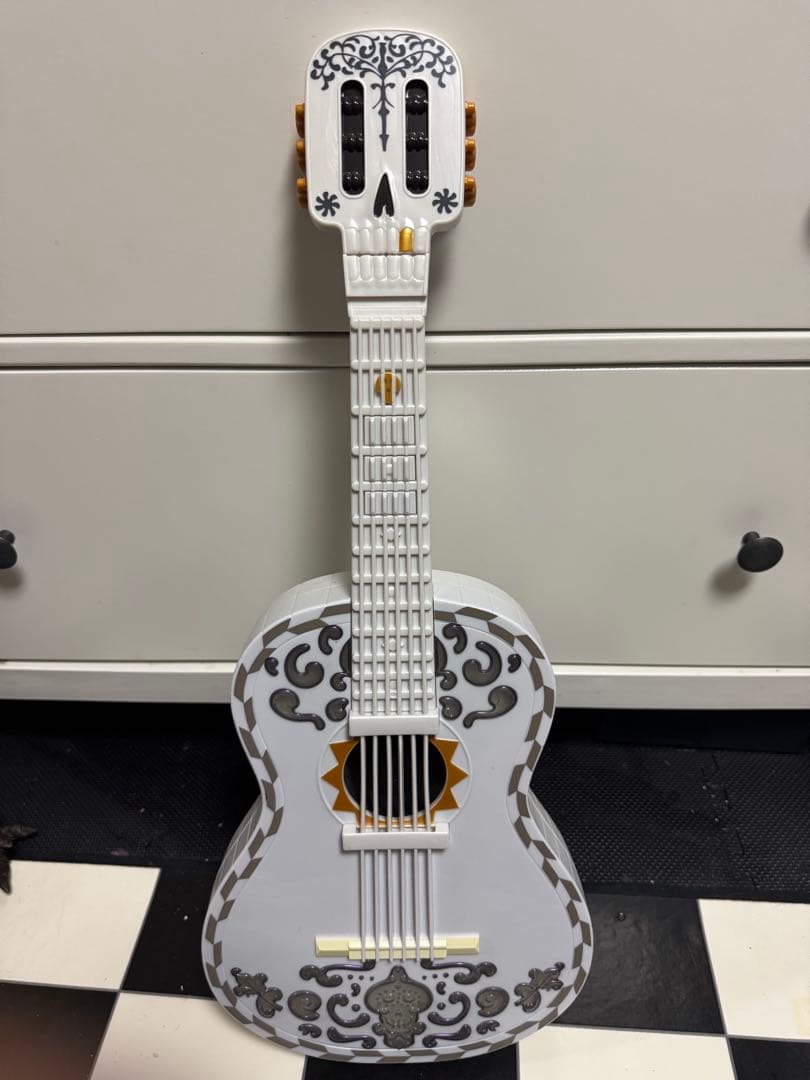 USディズニーストア公式 リメンバーミー ココ ライト＆サウンド ミゲルのギター