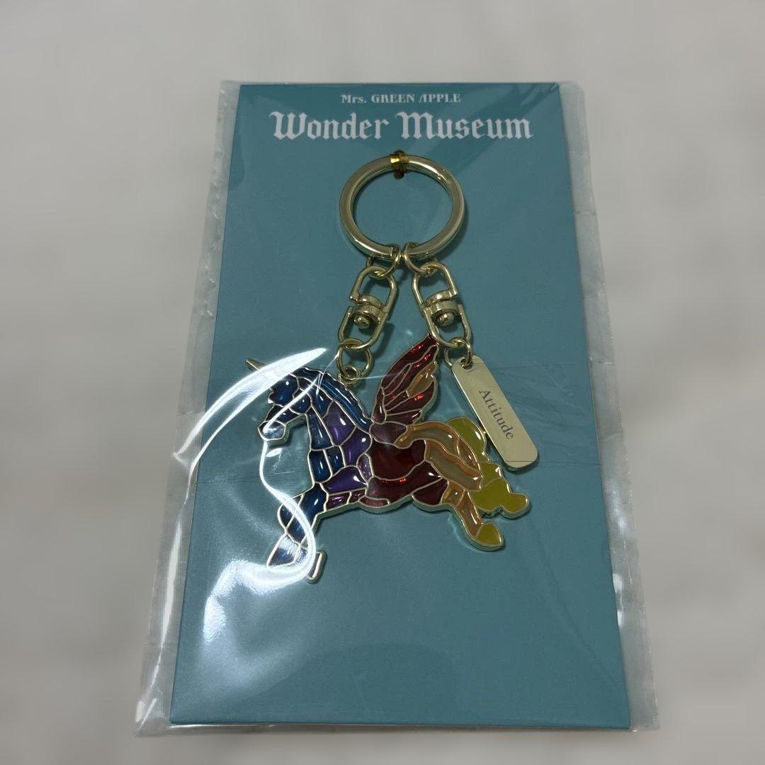新品未開封】Wonder Museum ステンドグラスキーホルダー - メルカリ