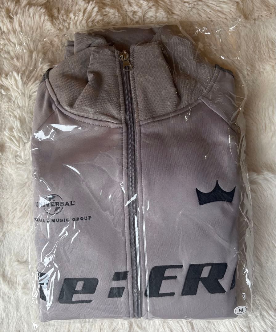 新品未使用未開封　キンプリ Re:ERA トラックジャケット　Mサイズ