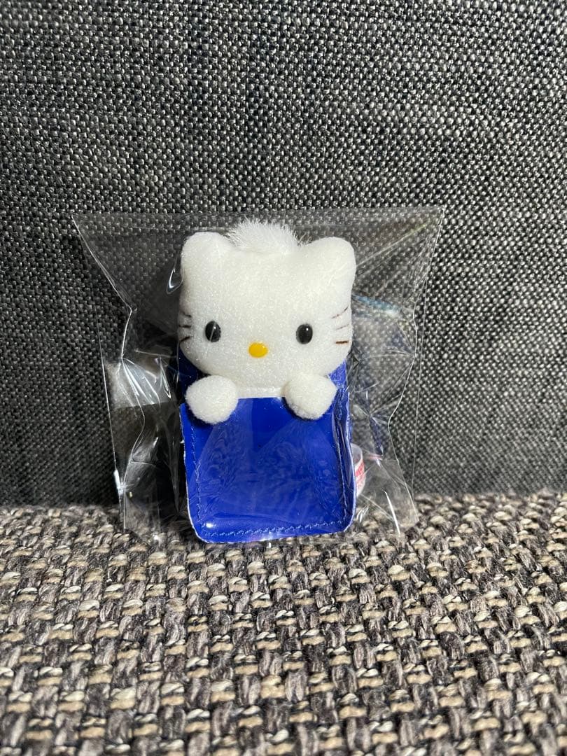 ハローキティ 、ダニエル　スキーホルダーランドセル青お値下げ中です。