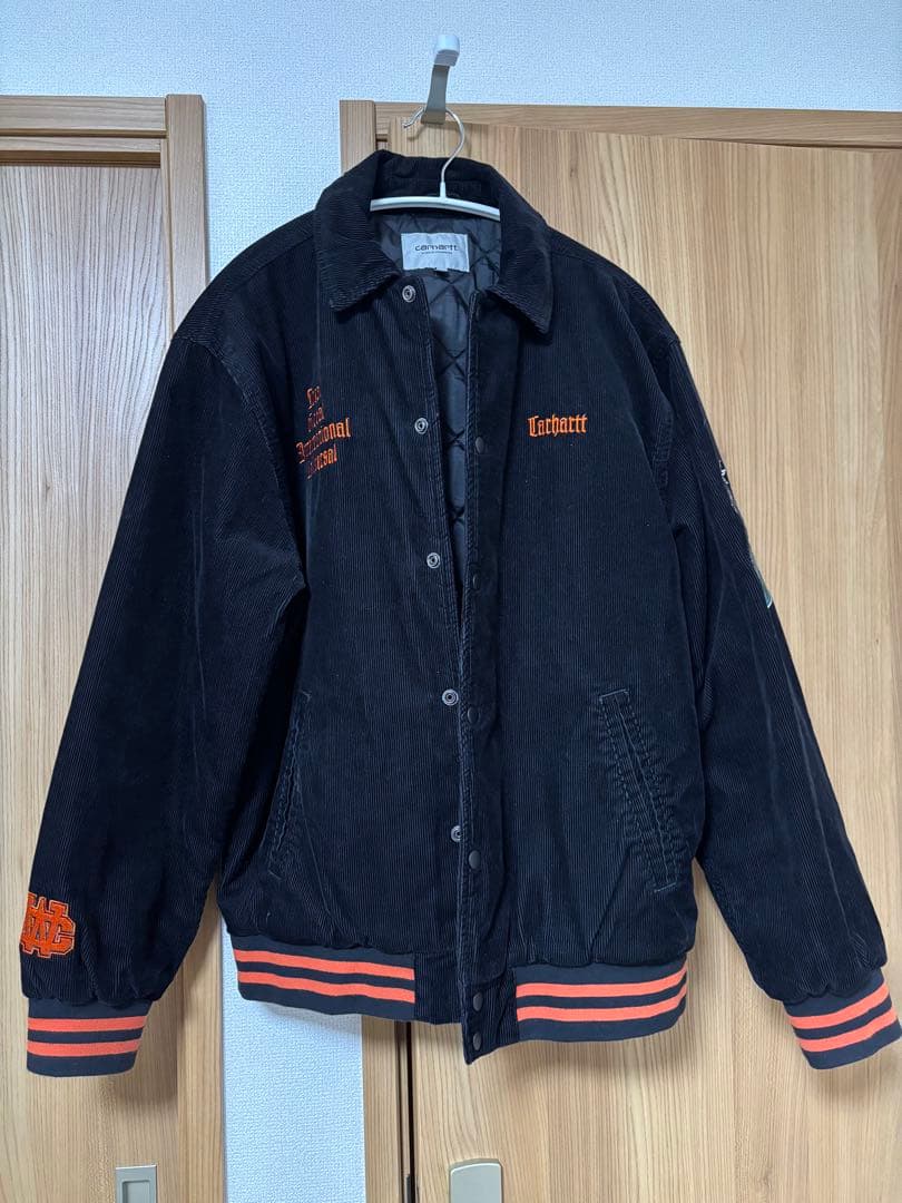 Carharttブラックコーデュロイジャケット