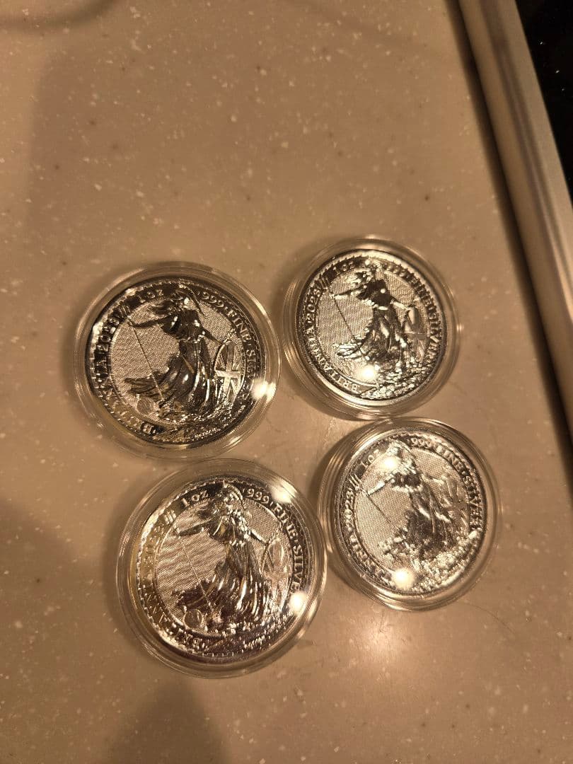 【純銀】2023 エリザベス女王 1オンスx4　銀貨　ケース付 Yahoo!オークション -「エリザベス コイン」(銀) (地金)の落札相場