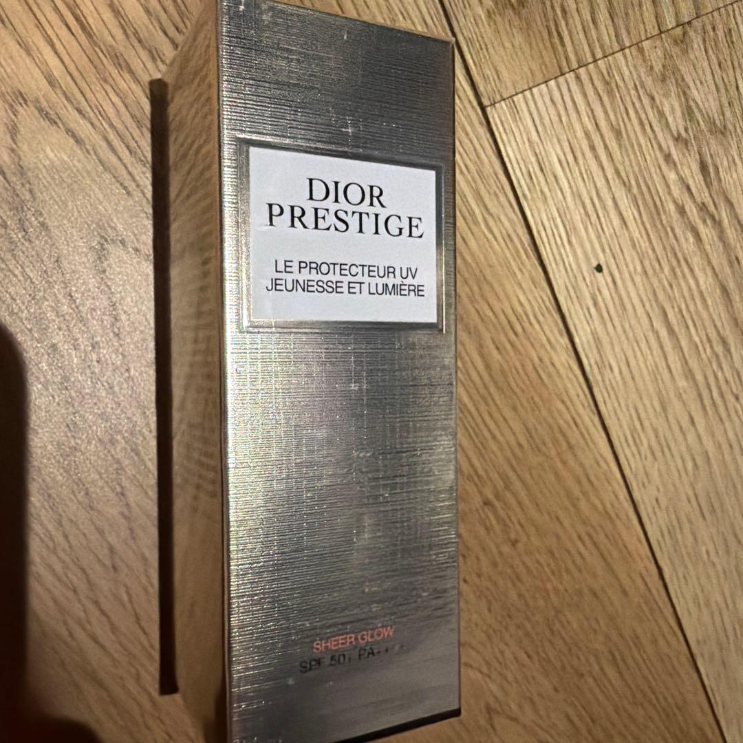 Dior Prestige UVプロテクター 30mL