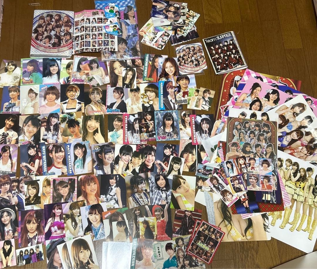 AKB48ブロマイド&シール ポスター&下敷きセット - メルカリ