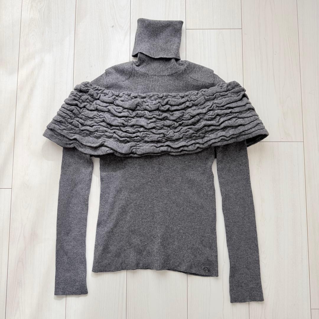 希少✨シャネル　オフショルフリル　リブニット タートルネックセーター ココマーク