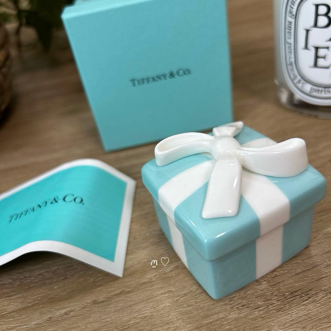 新品ティファニー　ブルーボウボックス　ミニ　プレゼントリボン小物入れ　インテリア ティファニー ブルーボウボックス ミディアム プレゼントリボン 小物