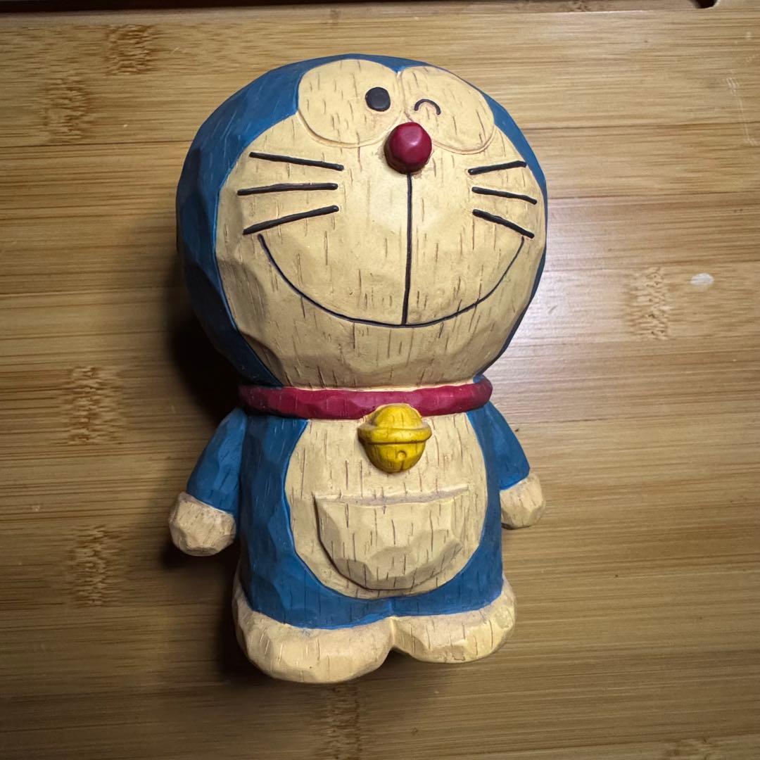 希少、ドラえもんズベル：ドラえもん・木彫り風クラシック・フィギュア