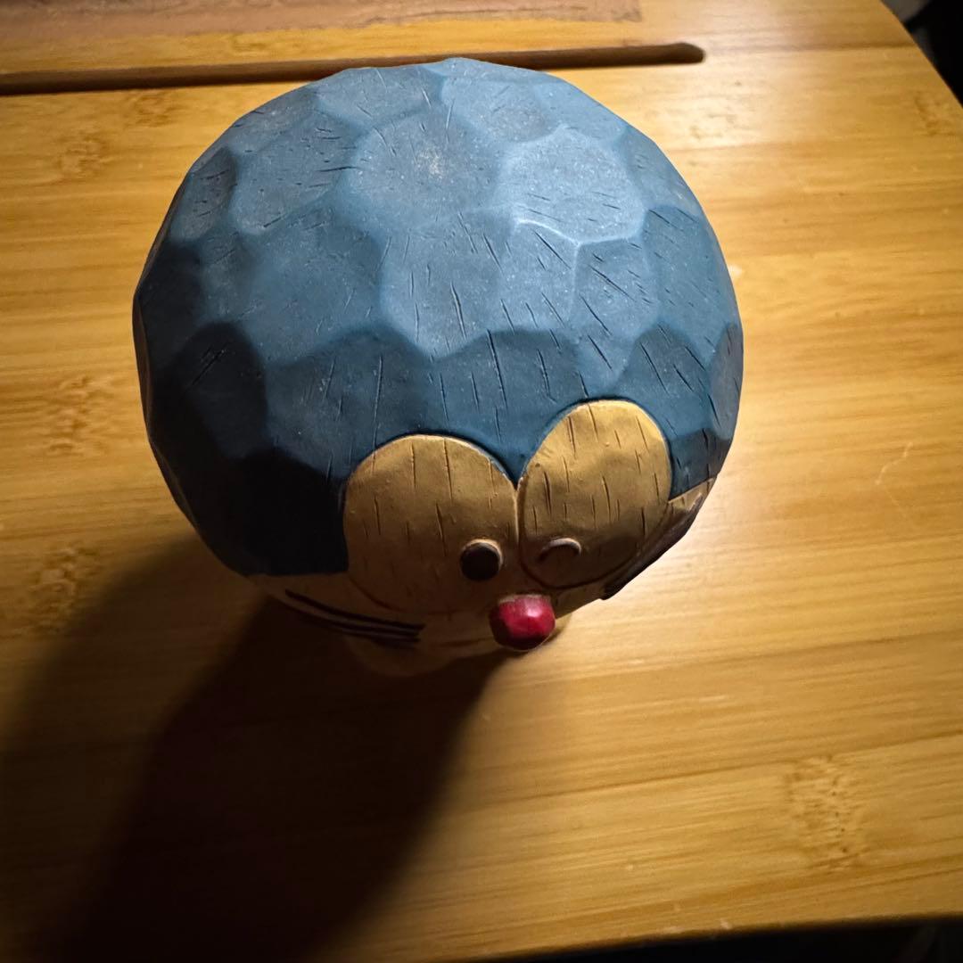 希少、ドラえもんズベル：ドラえもん・木彫り風クラシック・フィギュア