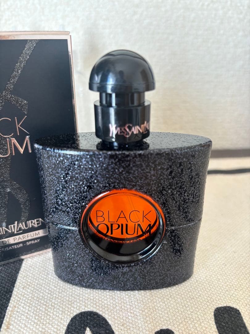 香水(女性用) Yves Saint Laurent Black Opium 50ml