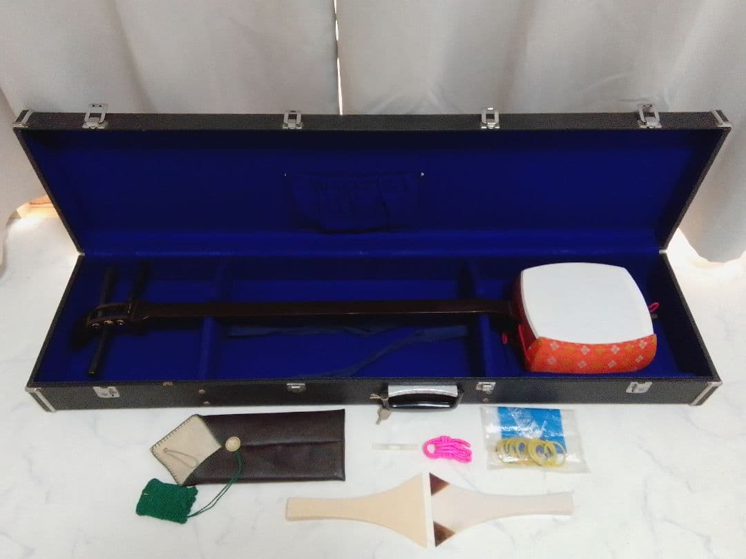 樹脂製 三味線 中棹 皮破れなし 全長約98cm 棹幅約26mm プラスチック製