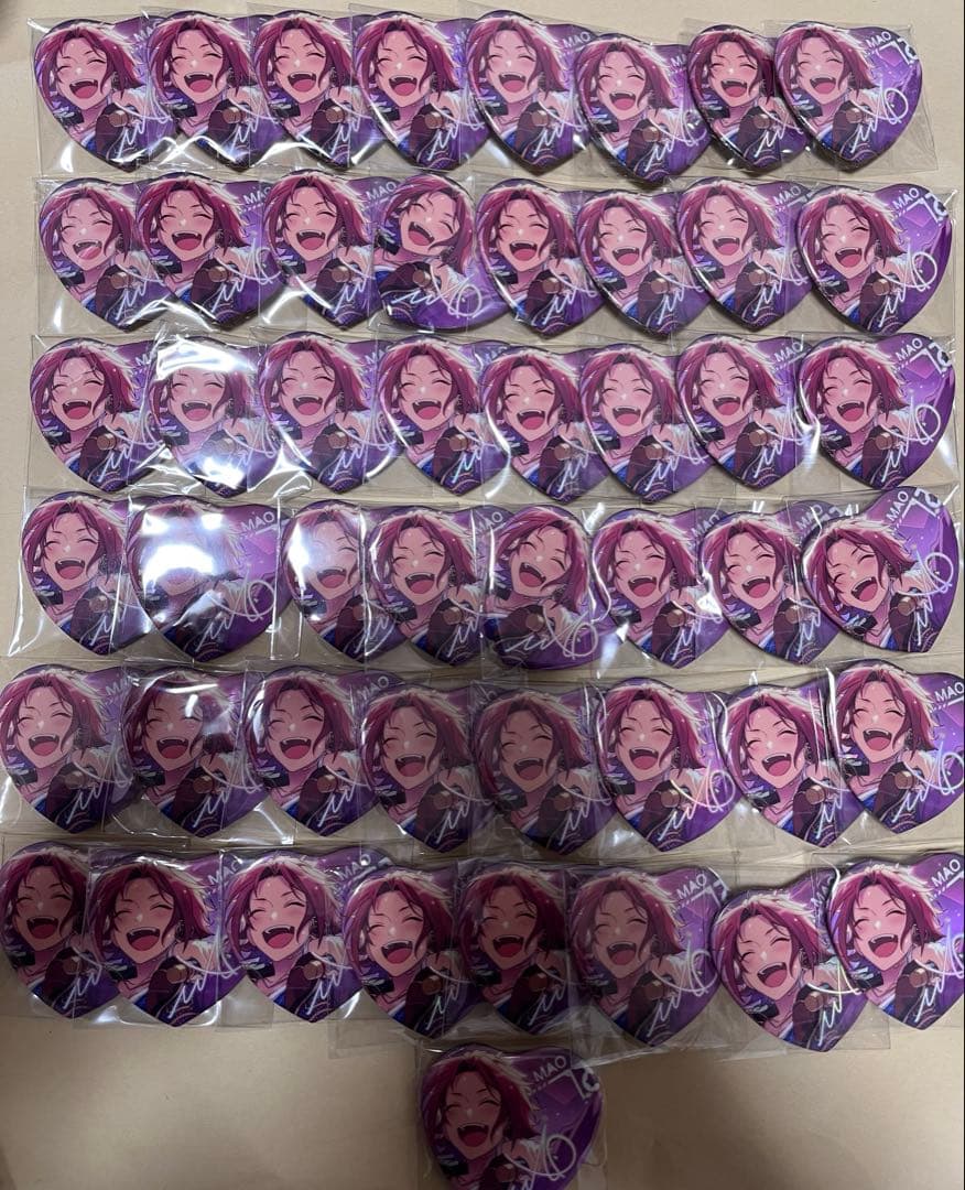 あんスタ 真緒 願望缶 衣更真緒 中国 ハート缶バッジ