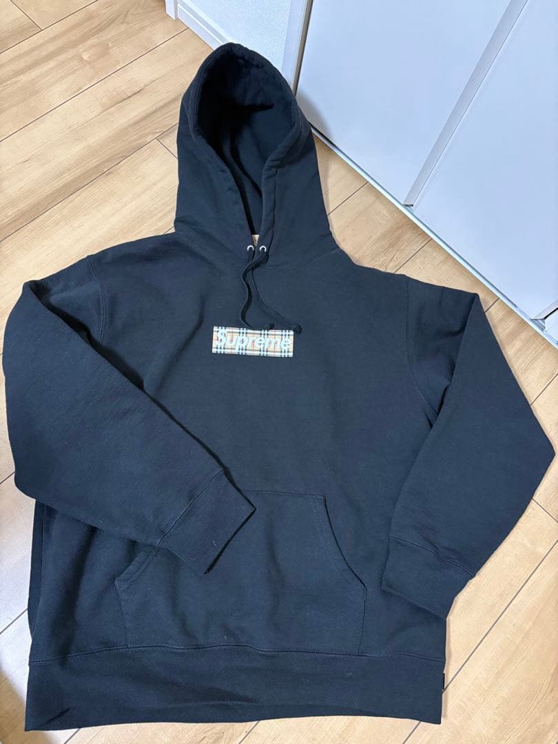 Supreme×Burberryパーカー