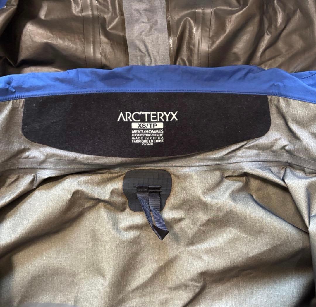 arcteryx Zeta LT Hybrid Jacket 廃盤 - メルカリ