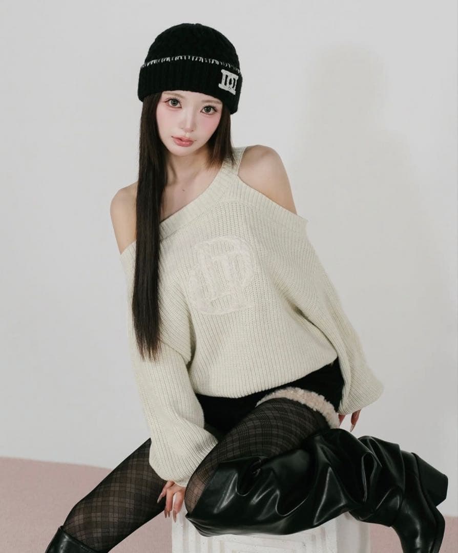 Darich ケーブルロゴアシメニットトップス IVO