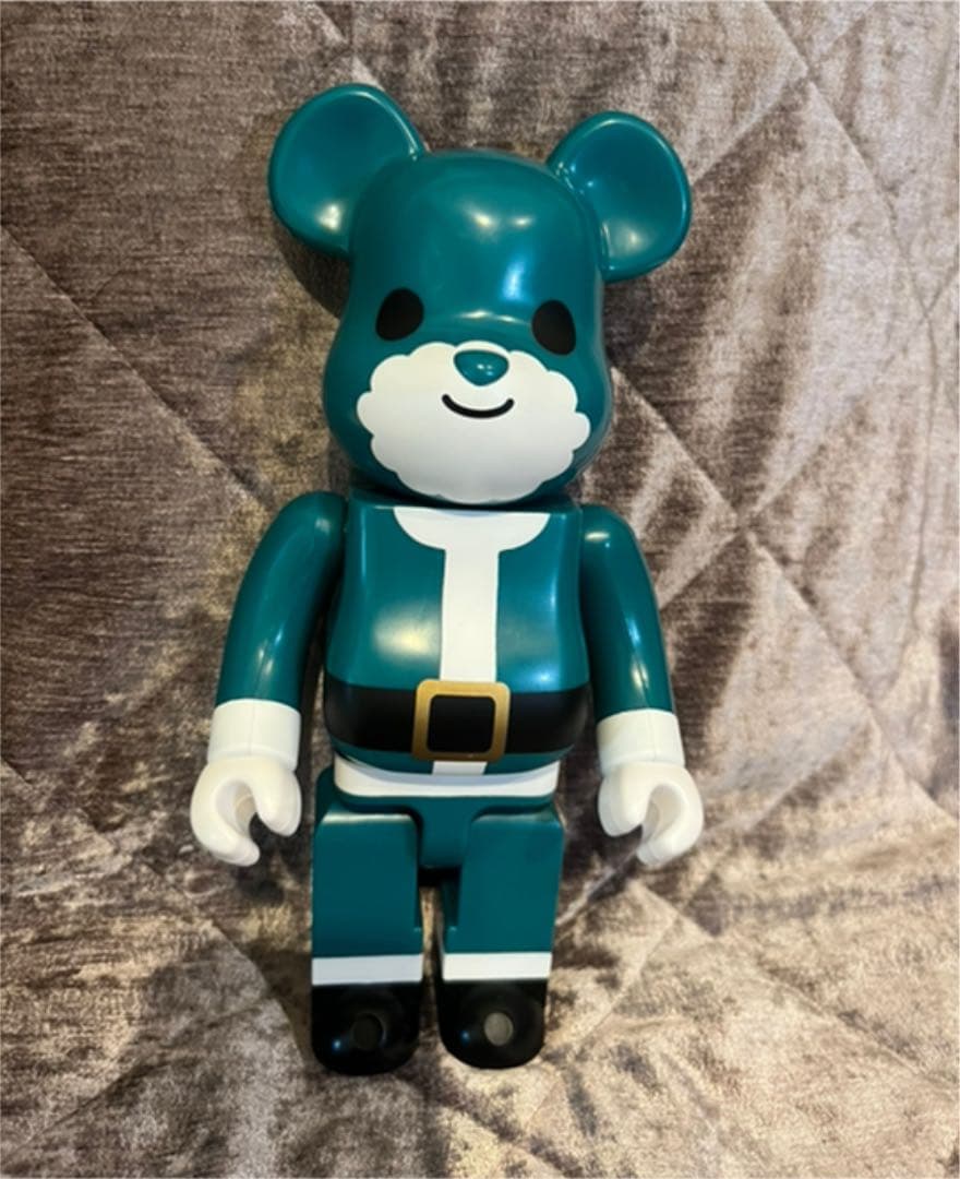 非売品ベアブリック400%伊勢丹三越チャリティーグリーンサンタ - メルカリ