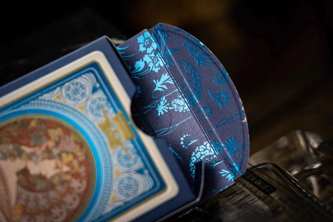 未使用】限定生産ミュシャ高級トランプ Mucha Holo Boxset - メルカリ