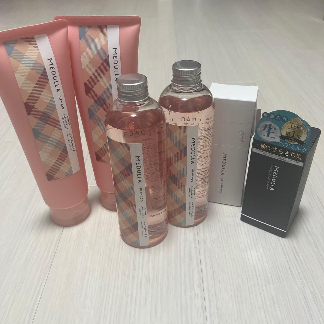メデュラ（シャンプートリートメント）×2、ヘアオイル×1