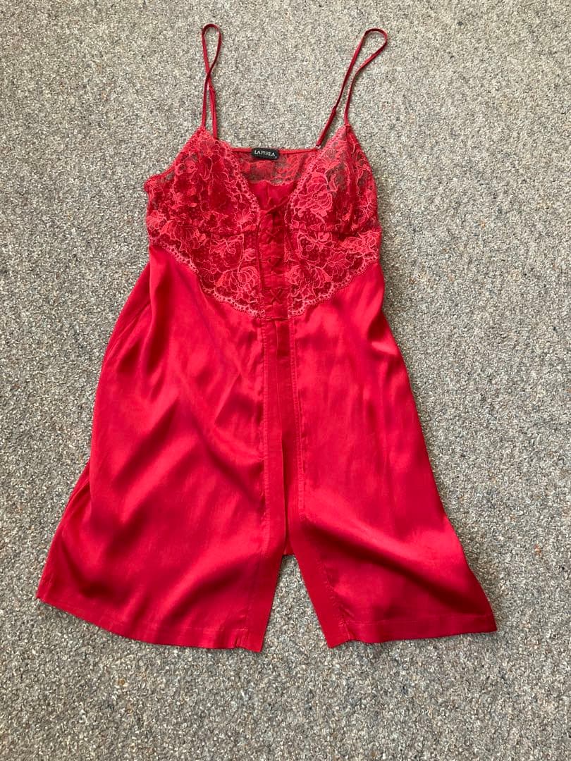 希少ラペルラ　シルクスリップ　レッド