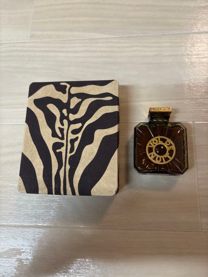 Guerlain 女性用香水 八角形ボトル