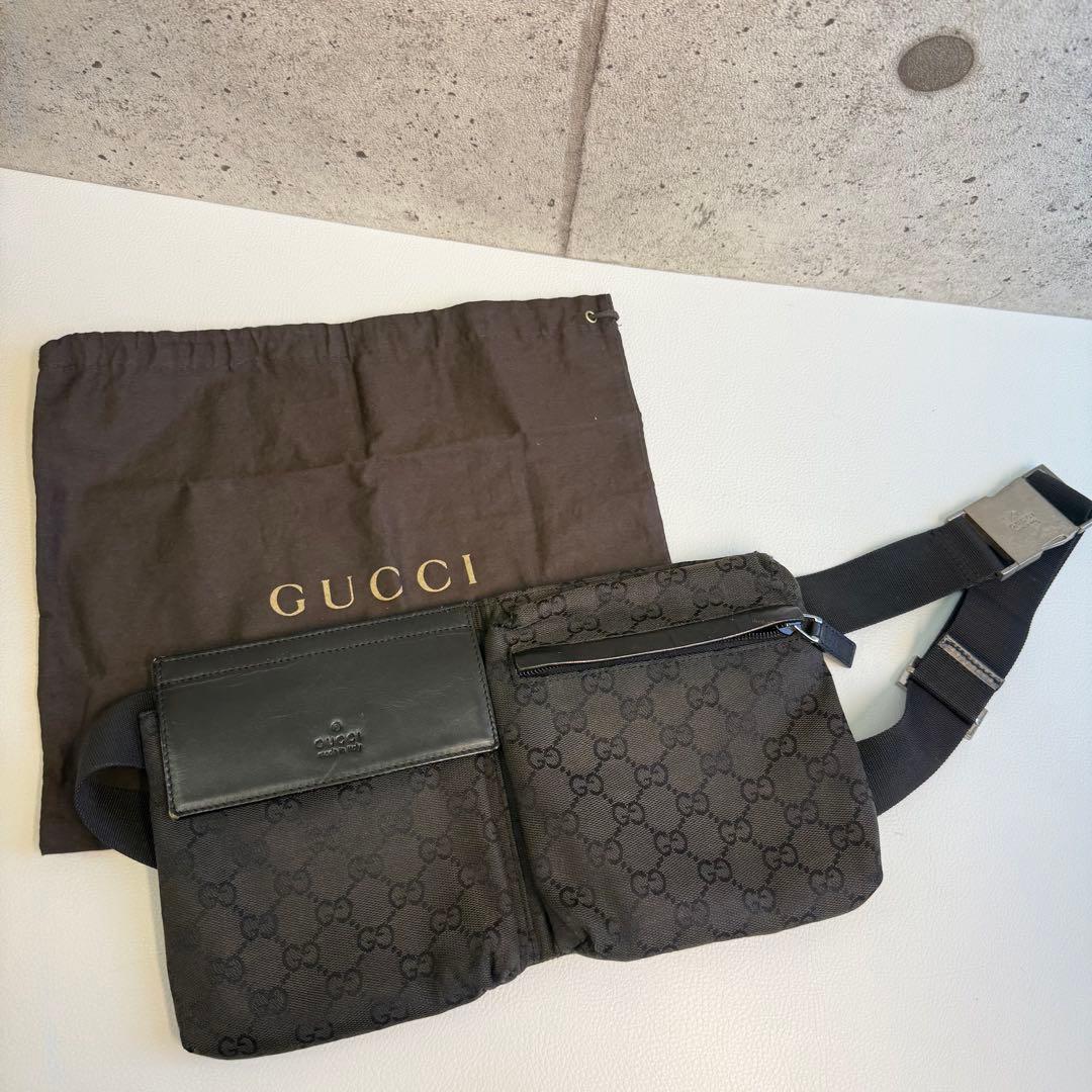 M*a様 GUCCI ボディバッグ ブラック GGキャンバス 保管袋付き グッチ バッグ メンズ GUCCI GGキャンバス スモールクロスボディバッグ