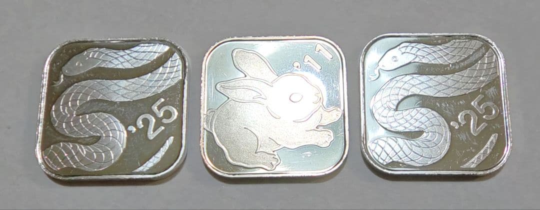 純銀　貨幣セット出し　純銀プレート３枚