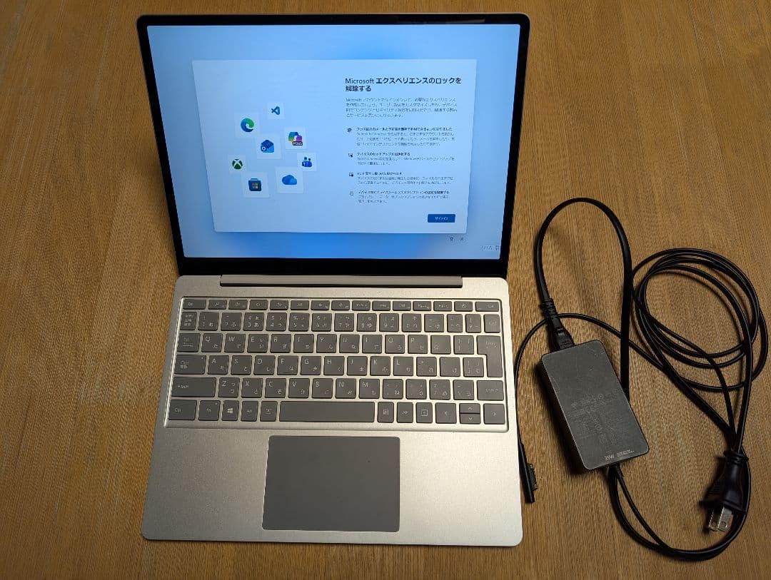 Surface Laptop Go 第一世代