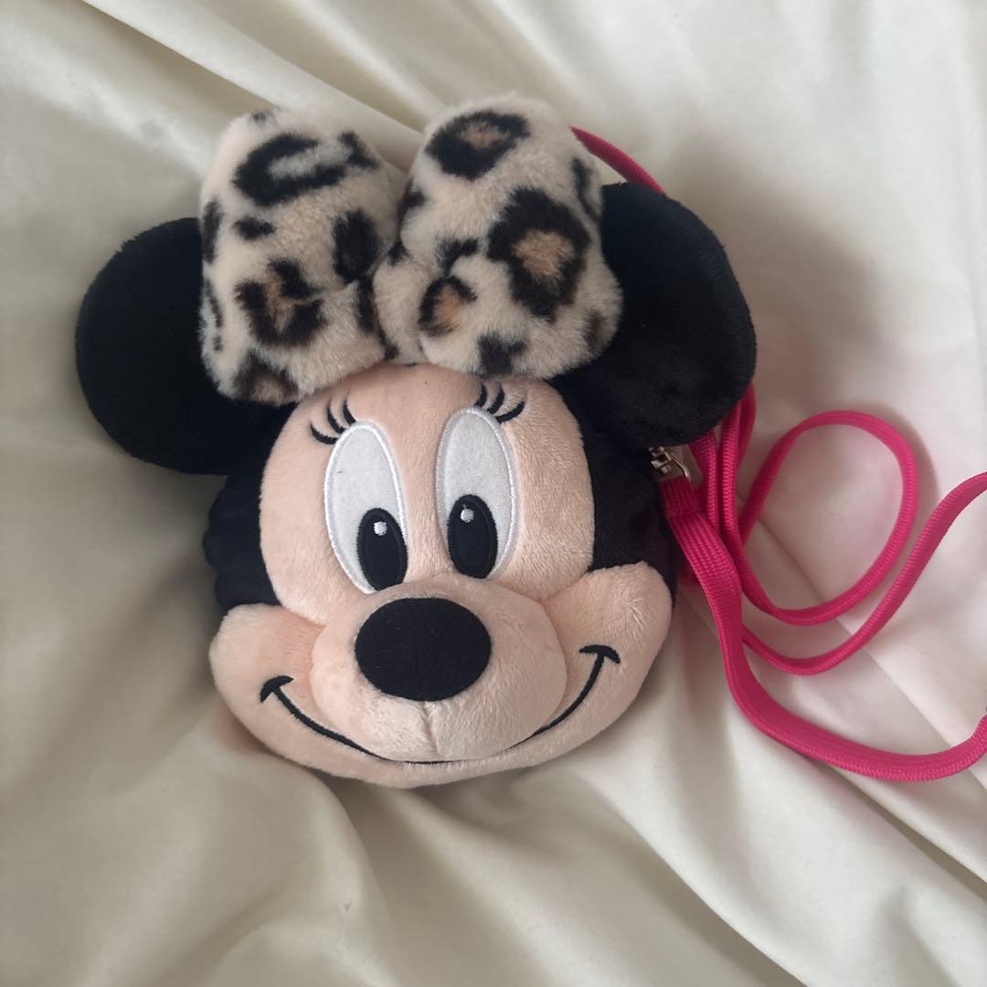 ミニーマウス顔型ポーチ ヒョウ柄 jk - メルカリ