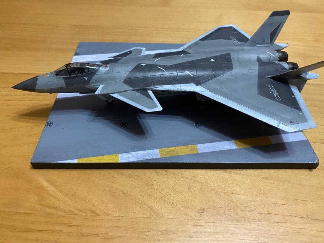 J-20 1/72スケールモデル完成品 ドリームモデル 戦闘機 プラモデルの