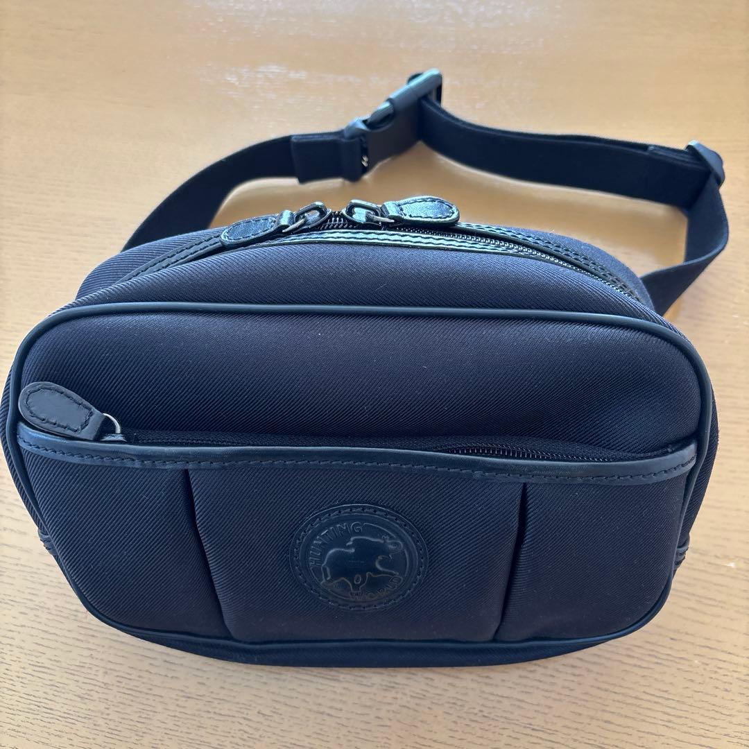 田中ハンティングワールド ブラックボディバッグ