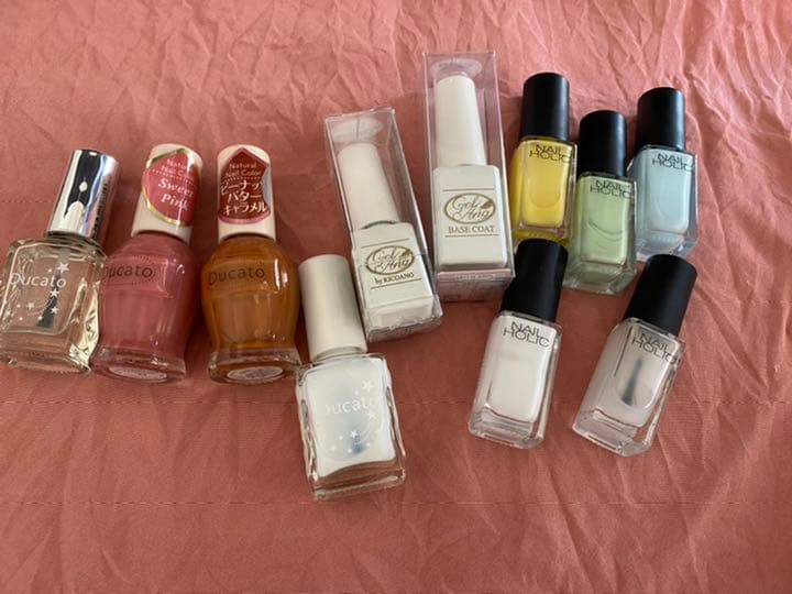 ネイルカラーとジェル