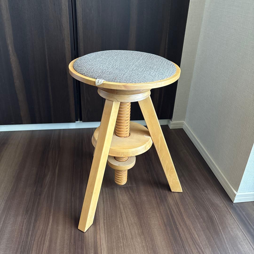 ウニコ unico ボルタ VOLTA スツール 回転昇降式 スピンスツール unico(ウニコ)のVOLTA(ボルタ) 回転スツールです。高さ調整も可能で天