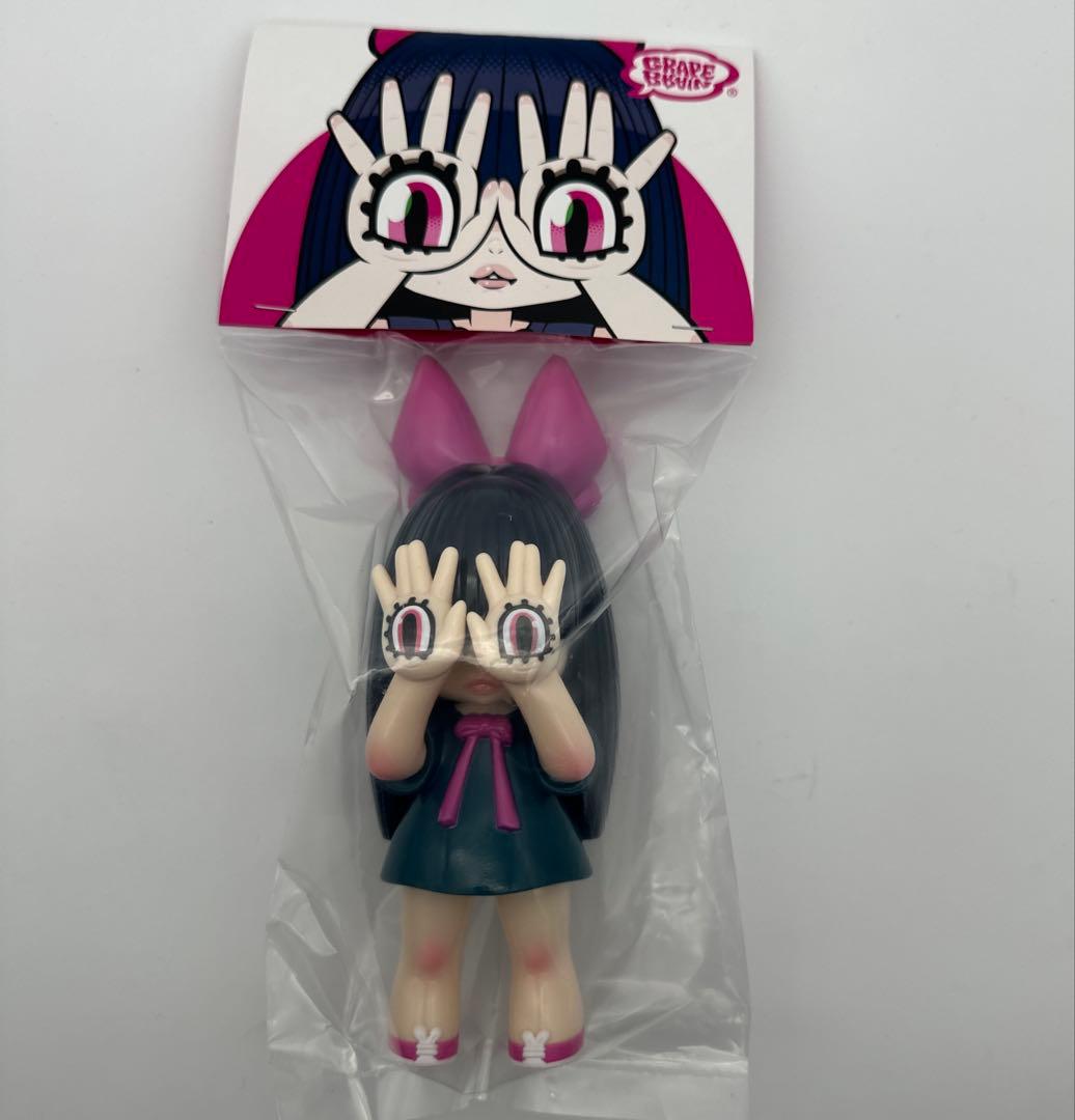 GRAPE BRAIN 手の目少女にぎるちゃん　あいいろ