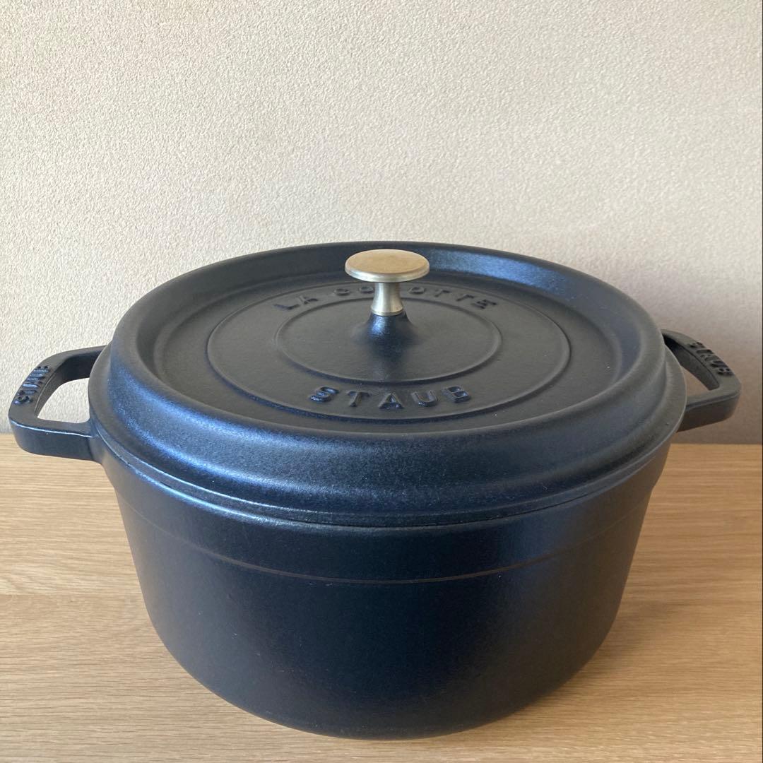 三*上様 ストウブ ピコ・ココット 26 cm ラウンド　ブラック　鋳鉄