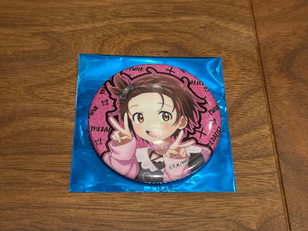 メダリスト カラオケの鉄人 グリッター缶バッジ 結束いのり 缶バッチ