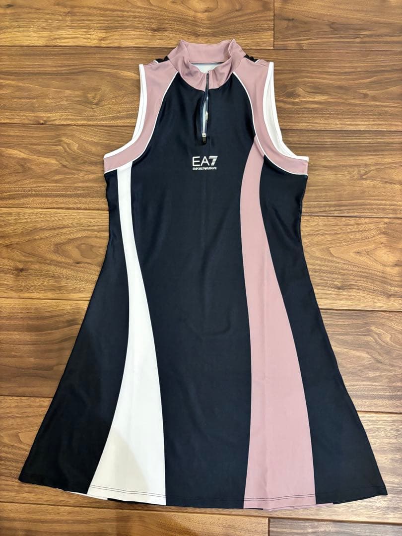 EA7 テニスウェア ノースリーブドレスとショートパンツ undefined