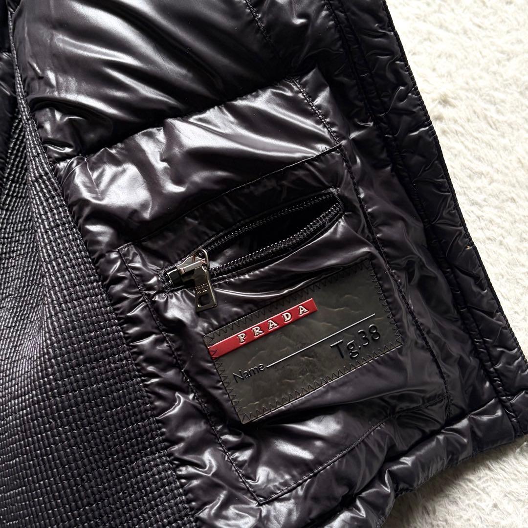 PRADA プラダ ダウンジャケット 三角ロゴ金具 ブラック 袖ライン