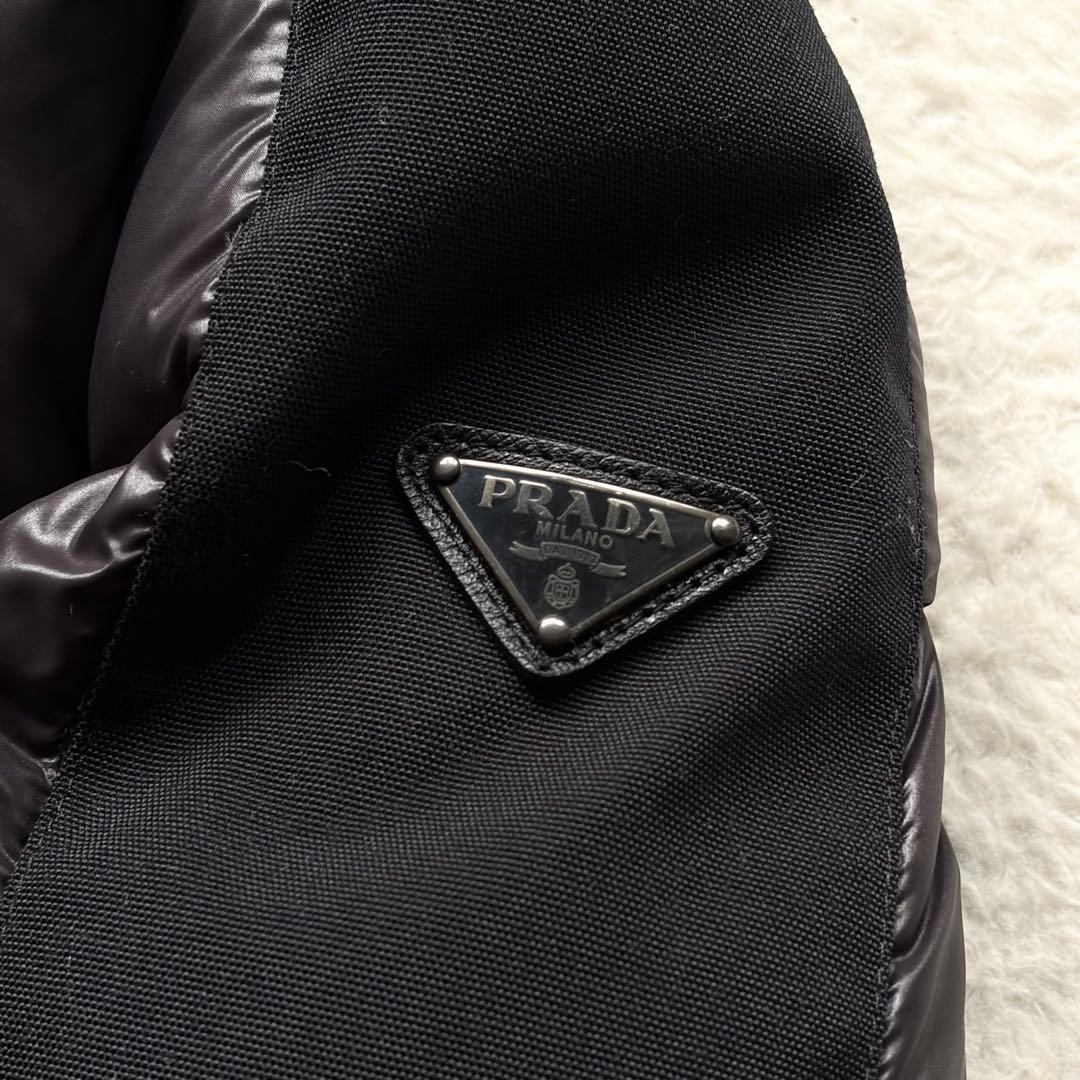 PRADA プラダ ダウンジャケット 三角ロゴ金具 ブラック 袖ライン