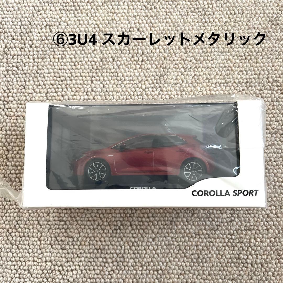 トヨタ　カローラスポーツ　1/30 ミニカー　スカーレットメタリック