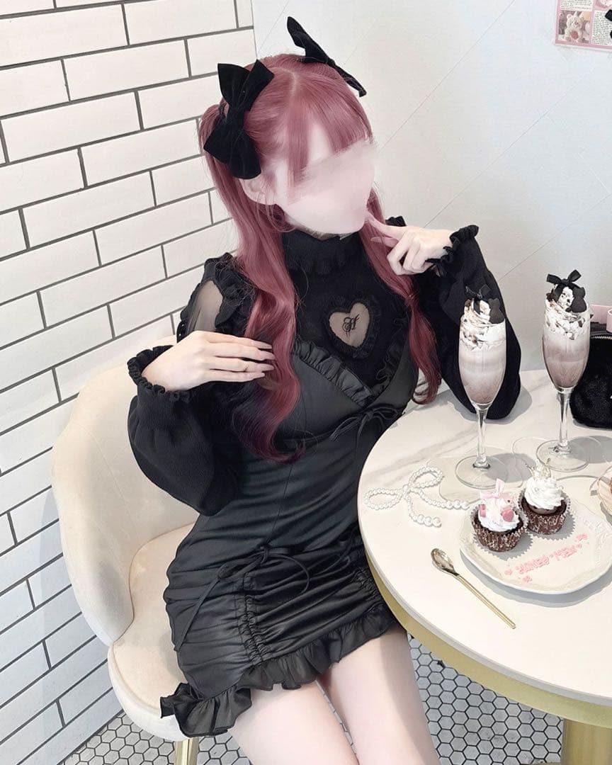 HONEY MEW はにーみゅう フリルギャザーレザー風キャミワンピ