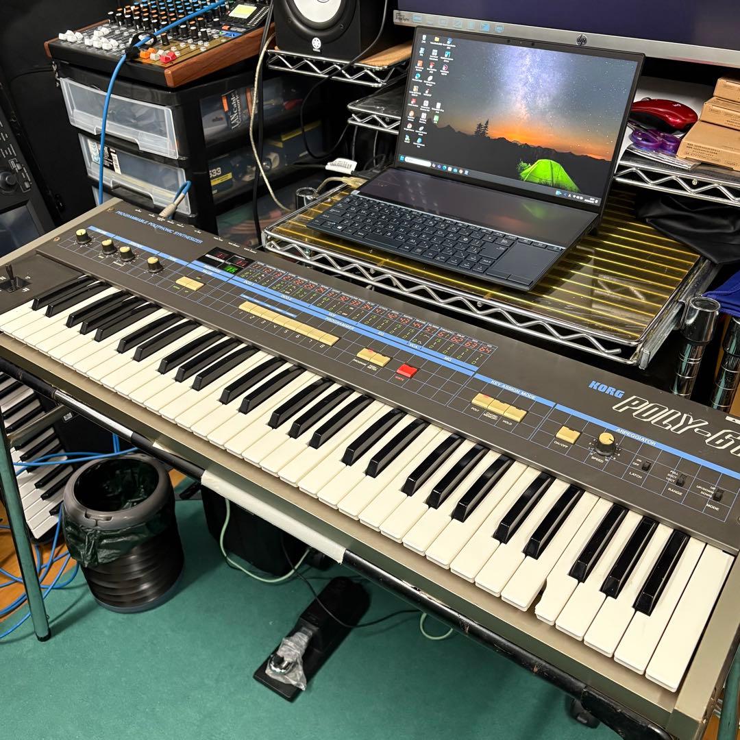 【現状品】KORG POLY-61 アナログシンセサイザー ケース付き