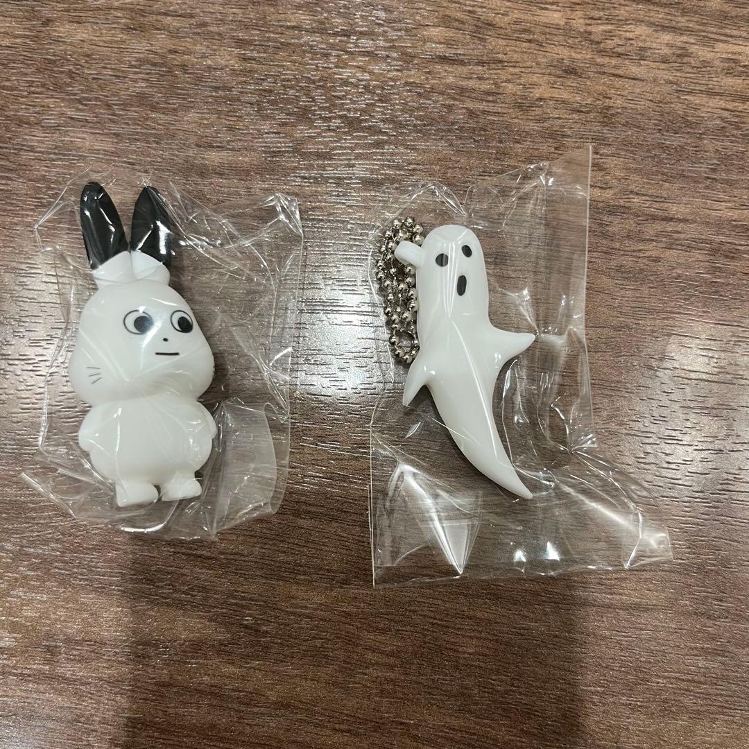 ドコムス ドコうさ マスコットキーホルダー ガチャガチャ にせもの