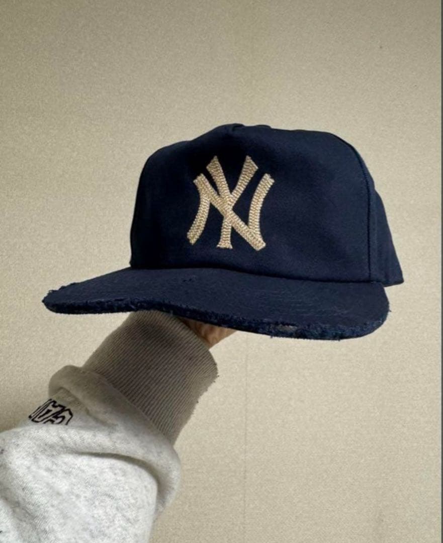 monday suck キャップ ネイビー　ダメージ加工