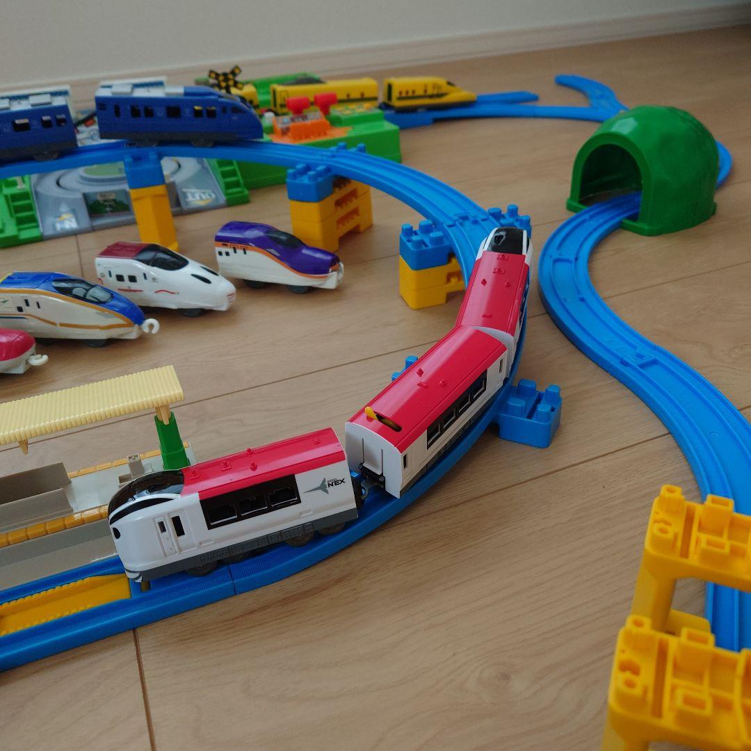 プラレール 鉄道玩具セット 大量まとめ売り タカラトミー 電車
