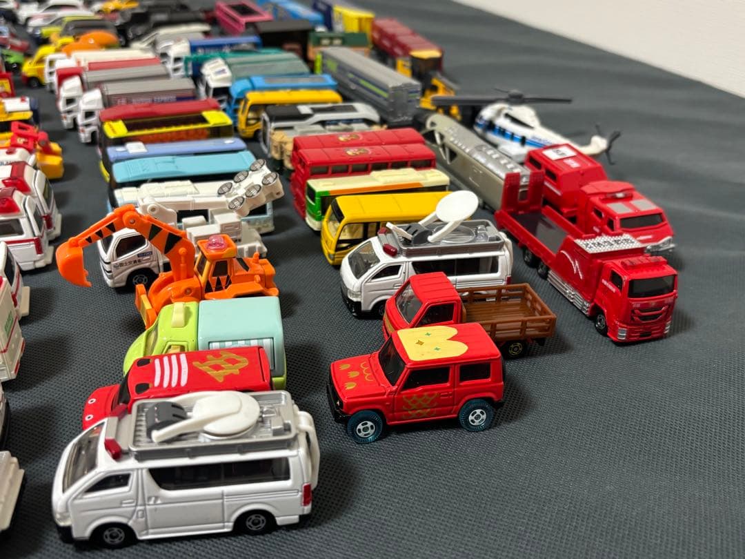 トミカ まとめ売り 約140台 - メルカリ
